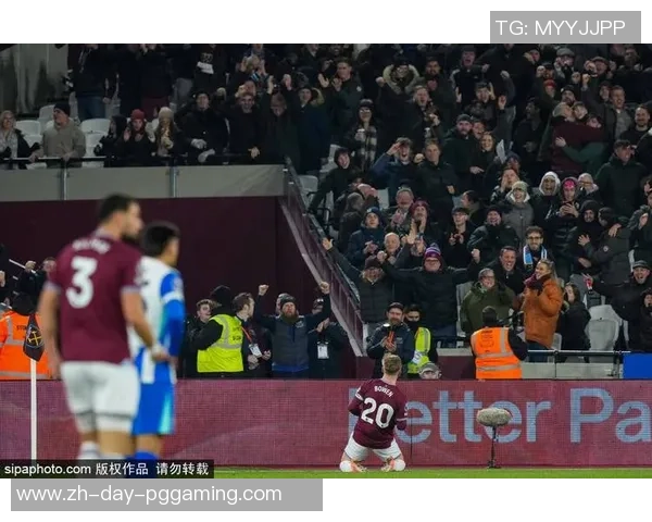 太阳报：西汉姆球迷抬着棺材游行，反对沙龙管理层